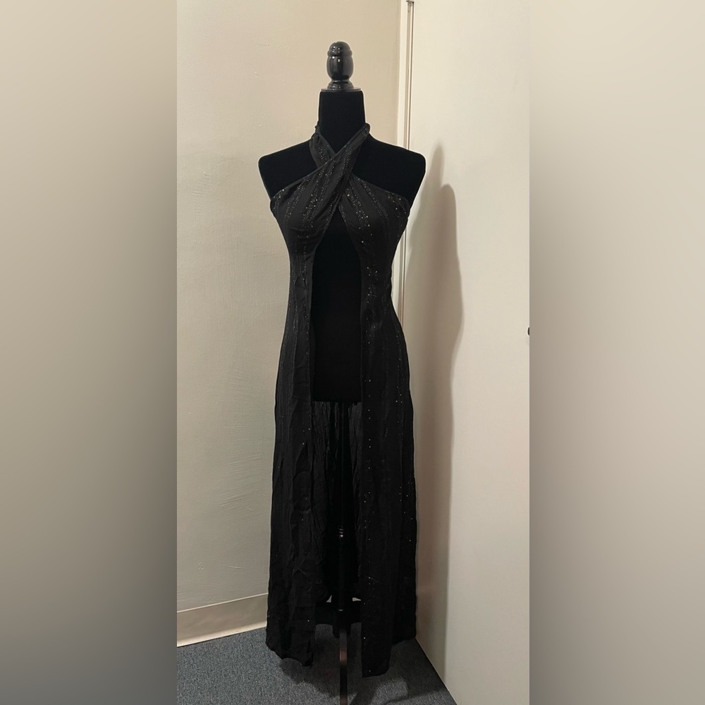 L*SPACE Cyrus Cover Up in Black - Picture 4 of 8